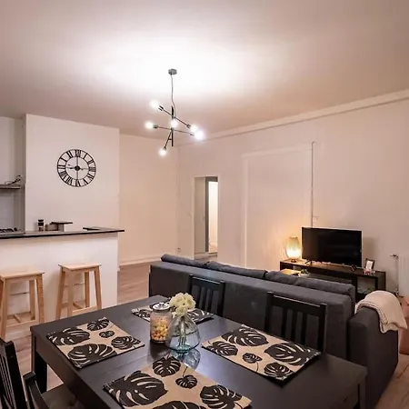 T3 Lumineux - Vieux - Proche Commerces Apartment